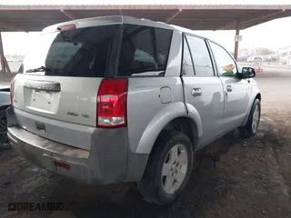 2004 Saturn VUE V6 with VIN 5GZCZ63424S842142, listed as a IAAI auction lot 41562303 with 178,745 mi miles. Bid and sale history available at carsss.com. Image 4.