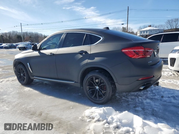 2016 BMW X6 xDrive50i z VIN 5UXKU6C55G0R34428, wystawiony jako Copart lot #46083635 z przebiegiem 138 848 mil mil oraz Czysty tytuł • Clean title. Historia ofert i sprzedaży dostępna na DreamBid. Obrazek 2.
