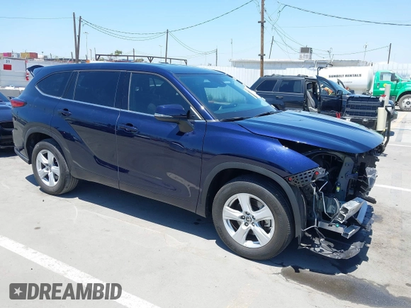 2022 Toyota Highlander LE with VIN 5TDZZRAH2NS550598, listed as a IAAI auction lot 42317212 with 42,102 mi miles and . Bid and sale history available at DreamBid. Image 1.