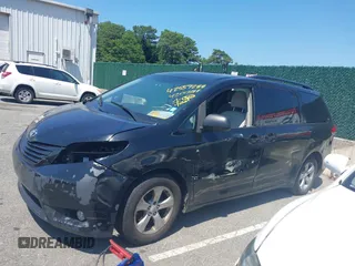 2012 Toyota Sienna LE AAS z VIN 5TDKK3DC1CS254827, wystawiony jako IAAI lot #42557288 z przebiegiem 244 368 mil mil oraz . Historia ofert i sprzedaży dostępna na DreamBid. Obrazek 14.
