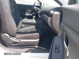 2025 Nissan Sentra SV z VIN 3N1AB8CV9SY284647, wystawiony jako IAAI lot #42489225 z przebiegiem 6 262 mil mil oraz . Historia ofert i sprzedaży dostępna na DreamBid. Obrazek 5.