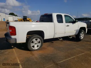 2007 Chevrolet Silverado 1500 LT w/1LT with VIN 1GCEC19J97Z652748, listed as a Copart auction lot 85038084 with 299,328 mi miles and Clean Title. Bid and sale history available at carsss.com. Image 3.