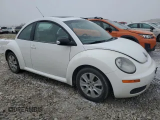 2009 Volkswagen New Beetle Coupe S with VIN 3VWRW31CX9M504143, listed as a Copart auction lot 44986555 with 216,543 mi miles and Salvage Title. Bid and sale history available at carsss.com. Image 4.