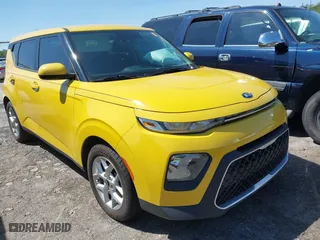 2020 Kia Soul LX with VIN KNDJ23AU6L7104148, listed as a IAAI auction lot 41988387 with 54,631 mi miles. Bid and sale history available at carsss.com. Image 1.