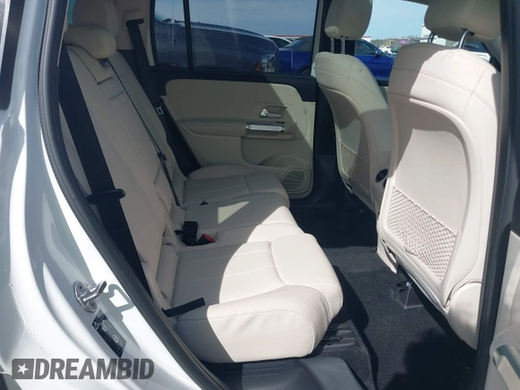 2020 Mercedes-Benz GLB 250 z VIN WDC4M4GB0LW010866, wystawiony jako IAAI lot #41720732 z przebiegiem 6 515 mil mil oraz . Historia ofert i sprzedaży dostępna na DreamBid. Obrazek 8.