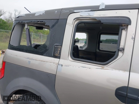 2004 Honda Element EX with VIN 5J6YH28514L023888, listed as a IAAI auction lot 41910521 with 150,170 mi miles and . Bid and sale history available at DreamBid. Image 6.