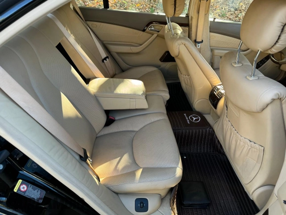 2002 Mercedes-Benz S-Class 6.0L with VIN WDBNG78J02A248557, listed as a Copart auction lot 79517004 with 42,020 mi miles and Clean Title. Bid and sale history available at carsss.com. Image 6.