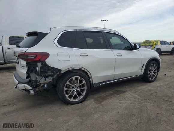 2021 BMW X5 sDrive40i with VIN 5UXCR4C0XM9H39322, listed as a Copart auction lot 47136385 with 72,535 mi miles and Salvage Title. Bid and sale history available at carsss.com. Image 3.