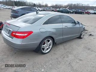 2013 Mercedes-Benz E-Class E 350 with VIN WDDKJ8JB9DF215261, listed as a IAAI auction lot 41634201 with 92,610 mi miles. Bid and sale history available at carsss.com. Image 4.