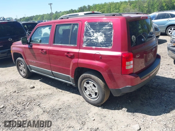 2011 Jeep Patriot Latitude with VIN 1J4NT1GB7BD175443, listed as a IAAI auction lot 42046855 with 195,420 mi miles. Bid and sale history available at carsss.com. Image 3.