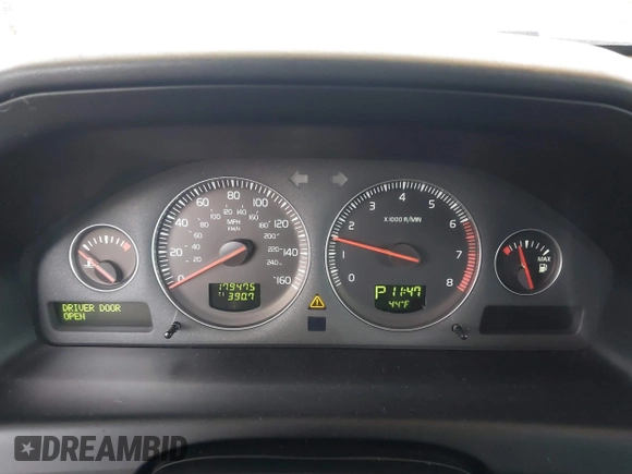 2006 Volvo XC70 with VIN YV4SZ592X61210458, listed as a IAAI auction lot 41663456 with 179,475 mi miles. Bid and sale history available at carsss.com. Image 7.