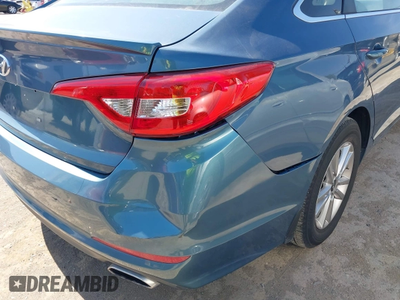 2016 Hyundai Sonata SE z VIN 5NPE24AF2GH290815, wystawiony jako IAAI lot #42314347 z przebiegiem 126 116 mil mil oraz . Historia ofert i sprzedaży dostępna na DreamBid. Obrazek 17.