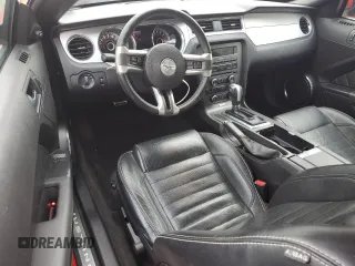 2013 Ford Mustang V6 z VIN 1ZVBP8AM1D5223156, wystawiony jako Copart lot #54687355 z przebiegiem 134 447 mil mil oraz Szkoda całkowita • Salvage title. Historia ofert i sprzedaży dostępna na DreamBid. Obrazek 8.