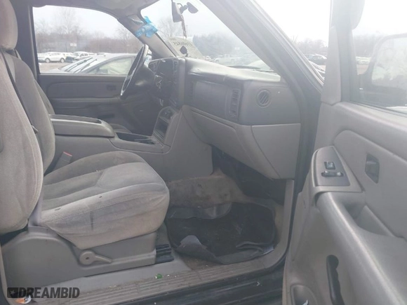 2005 GMC Yukon SLT with VIN 1GKEK13Z45R270890, listed as a IAAI auction lot 41606845 with 233,652 mi miles. Bid and sale history available at carsss.com. Image 4.