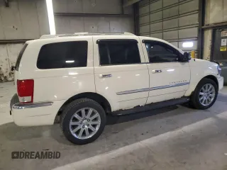 2007 Chrysler Aspen Limited z VIN 1A8HW58247F517239, wystawiony jako Copart lot #52882225 z przebiegiem 131 685 mil mil oraz Szkoda całkowita • Salvage title. Historia ofert i sprzedaży dostępna na DreamBid. Obrazek 3.