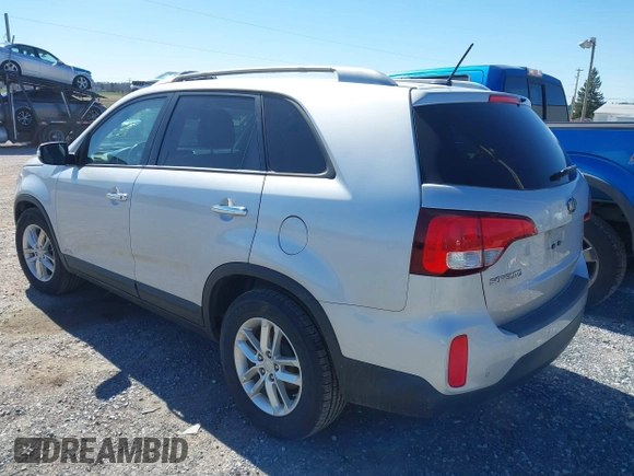 2014 Kia Sorento LX with VIN 5XYKTDA72EG489389, listed as a IAAI auction lot 41905133 with 152,578 mi miles. Bid and sale history available at carsss.com. Image 3.