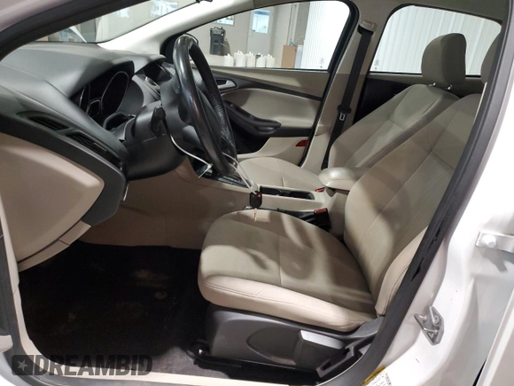 2017 Ford Focus SE with VIN 1FADP3F26HL243335, listed as a Copart auction lot 61010065 with 177,890 mi miles and Clean title. Bid and sale history available at DreamBid. Image 7.