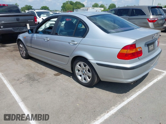 2004 BMW 3 Series 325i z VIN WBAET37424NJ80644, wystawiony jako IAAI lot #42116677 z przebiegiem 143 207 mil mil oraz . Historia ofert i sprzedaży dostępna na DreamBid. Obrazek 3.
