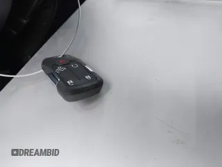 2020 GMC Sierra 1500 Denali z VIN 1GTU9FEL1LZ120581, wystawiony jako IAAI lot #41428827 z przebiegiem 97 917 mil mil oraz . Historia ofert i sprzedaży dostępna na DreamBid. Obrazek 11.