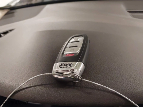 2014 Audi A4 Premium with VIN WAUBFAFL4EN000461, listed as a IAAI auction lot 41918972 with 137,242 mi miles. Bid and sale history available at carsss.com. Image 11.