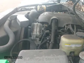 2002 Chevrolet Suburban Z71 z VIN 3GNFK16Z02G300725, wystawiony jako IAAI lot #42459204 z przebiegiem 242 824 mil mil oraz . Historia ofert i sprzedaży dostępna na DreamBid. Obrazek 12.