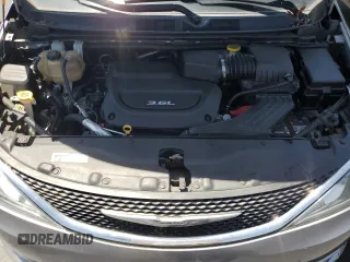 2017 Chrysler Pacifica Touring L with VIN 2C4RC1BG1HR539758, listed as a Copart auction lot 53117135 with 130,628 mi miles and Clean Title. Bid and sale history available at DreamBid. Image 12.