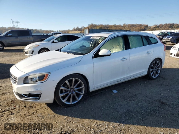 2015 Volvo V60 T5 Drive-E Platinum with VIN YV140MEM1F1266256, listed as a Copart auction lot 83092644 with 44,048 mi miles and Salvage title. Bid and sale history available at DreamBid. Image 1.
