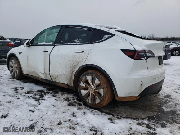 2022 Tesla Model Y Long Range with VIN 7SAYGDEE9NF353469, listed as a Copart auction lot 45809995 with 42,155 mi miles and Salvage Title. Bid and sale history available at carsss.com. Image 2.
