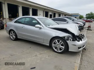 2006 Mercedes-Benz CLK 350 z VIN WDBTJ56JX6F167526, wystawiony jako Copart lot #57222425 z przebiegiem 100 397 mil mil oraz Szkoda całkowita • Salvage title. Historia ofert i sprzedaży dostępna na DreamBid. Obrazek 4.
