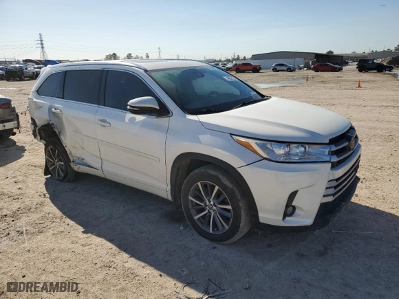 2018 Toyota Highlander SE with VIN 5TDJZRFH8JS534423, listed as a Copart auction lot 48527385 with 154,036 mi miles and Salvage Title. Bid and sale history available at carsss.com. Image 4.