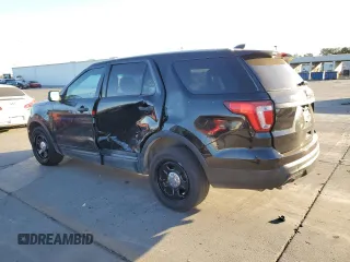 2016 Ford Utility Police Interceptor with VIN 1FM5K8AR0GGB54975, listed as a Copart auction lot 77045124 with 0 mi miles and Salvage Title. Bid and sale history available at carsss.com. Image 2.