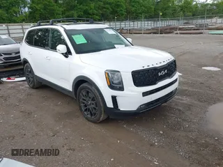 2022 Kia Telluride SX z VIN 5XYP5DHC7NG226138, wystawiony jako IAAI lot #42156051 z przebiegiem 11 693 mil mil oraz . Historia ofert i sprzedaży dostępna na DreamBid. Obrazek 1.