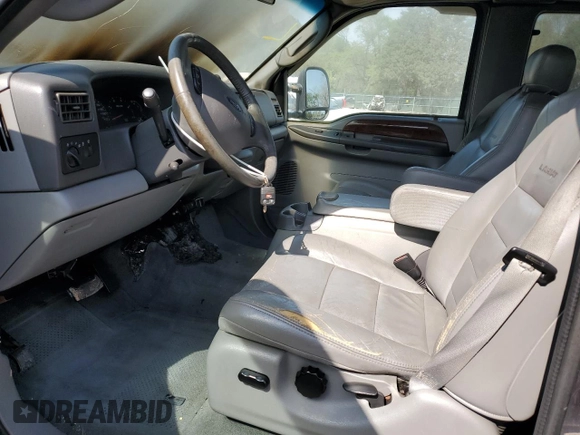 2004 Ford F-250 XL z VIN 1FTNX21P14EB28068, wystawiony jako Copart lot #52846485 z przebiegiem 947 mil mil oraz Czysty tytuł • Clean title. Historia ofert i sprzedaży dostępna na DreamBid. Obrazek 7.