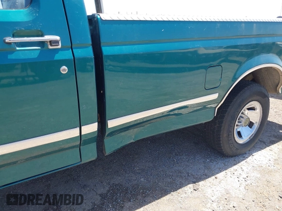 1996 Ford F-150 z VIN 1FTEF15N2TLA07520, wystawiony jako IAAI lot #42005555 z przebiegiem 184 260 mil mil oraz . Historia ofert i sprzedaży dostępna na DreamBid. Obrazek 6.
