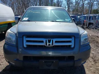 2008 Honda Pilot SE with VIN 5FNYF18328B017935, listed as a IAAI auction lot 41862087 with 999,999 mi miles. Bid and sale history available at carsss.com. Image 6.