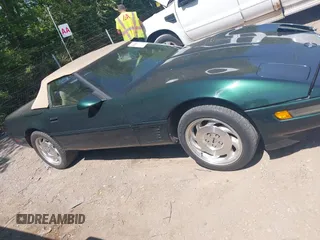 1995 Chevrolet Corvette z VIN 1G1YY32P4S5100608, wystawiony jako IAAI lot #42227492 z przebiegiem 82 111 mil mil oraz . Historia ofert i sprzedaży dostępna na DreamBid. Obrazek 13.