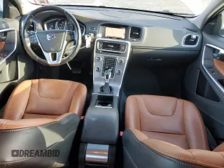 2018 Volvo S60 Inscription z VIN LYV402TK1JB157468, wystawiony jako Copart lot #44784435 z przebiegiem 77 976 mil mil oraz Szkoda całkowita • Salvage title. Historia ofert i sprzedaży dostępna na DreamBid. Obrazek 8.