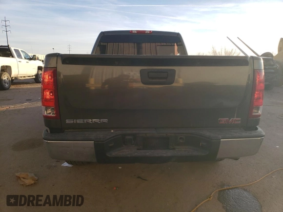 2011 GMC Sierra 1500 Work Truck z VIN 1GTN1TEX5BZ336641, wystawiony jako Copart lot #42432045 z przebiegiem 105 362 mil mil oraz Szkody całkowita. Historia ofert i sprzedaży dostępna na DreamBid. Obrazek 6.