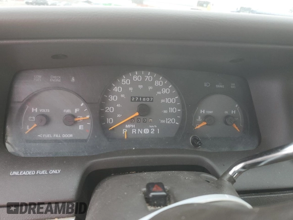 1996 Mercury Grand Marquis GS with VIN 2MELM74W8TX673695, listed as a Copart auction lot 44953635 with 271,807 mi miles and Salvage Title. Bid and sale history available at DreamBid. Image 9.