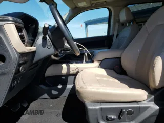 2024 Ford Expedition Limited с VIN 1FMJU2A80REA13934, выставлен на аукционе Copart как лот 60162825 с пробегом 42 720 миль миль и Чистый • Clean title. История ставок и продаж доступна на DreamBid. Изображение 7.