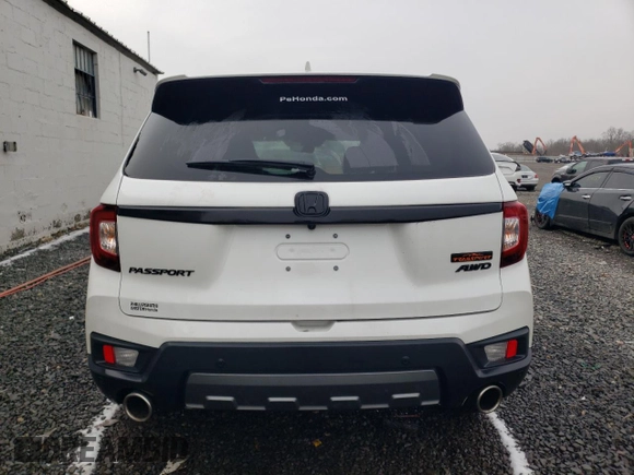 2022 Honda Passport TrailSport z VIN 5FNYF8H67NB017914, wystawiony jako Copart lot #43468345 z przebiegiem 35 560 mil mil oraz Szkoda całkowita • Salvage title. Historia ofert i sprzedaży dostępna na DreamBid. Obrazek 6.