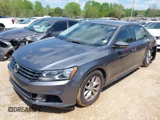 2018 Volkswagen Passat S z VIN 1VWAA7A32JC022159, wystawiony jako IAAI lot #41988875 z przebiegiem 121 598 mil mil oraz . Historia ofert i sprzedaży dostępna na DreamBid. Obrazek 2.