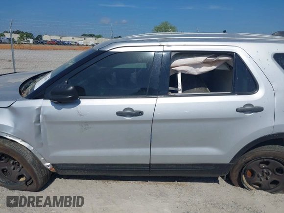 2018 Ford Police Interceptor Utility с VIN 1FM5K8AR6JGA32757, выставлен на аукционе IAAI как лот 42124791 с пробегом Не указан миль и . История ставок и продаж доступна на DreamBid. Изображение 15.