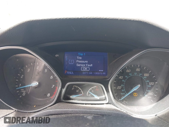 2013 Ford Focus SE with VIN 1FADP3K2XDL104907, listed as a IAAI auction lot 41952204 with 136,970 mi miles. Bid and sale history available at carsss.com. Image 7.