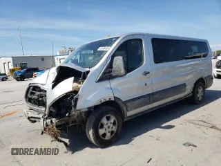 2018 Ford Transit Passenger XL z VIN 1FBZX2YG5JKA70183, wystawiony jako Copart lot #49186465 z przebiegiem 130 795 mil mil oraz Szkoda całkowita • Salvage title. Historia ofert i sprzedaży dostępna na DreamBid. Obrazek 1.