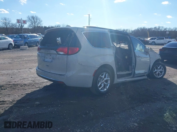 2017 Chrysler Pacifica Touring L z VIN 2C4RC1BGXHR794828, wystawiony jako IAAI lot #41213132 z przebiegiem Nie podano mil oraz . Historia ofert i sprzedaży dostępna na DreamBid. Obrazek 4.