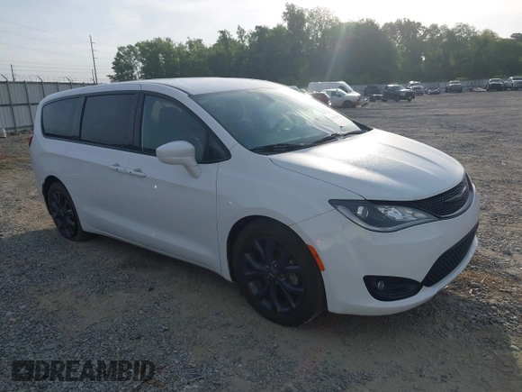 2018 Chrysler Pacifica Touring Plus with VIN 2C4RC1FG5JR235381, listed as a IAAI auction lot 42096588 with 91,998 mi miles and . Bid and sale history available at DreamBid. Image 1.
