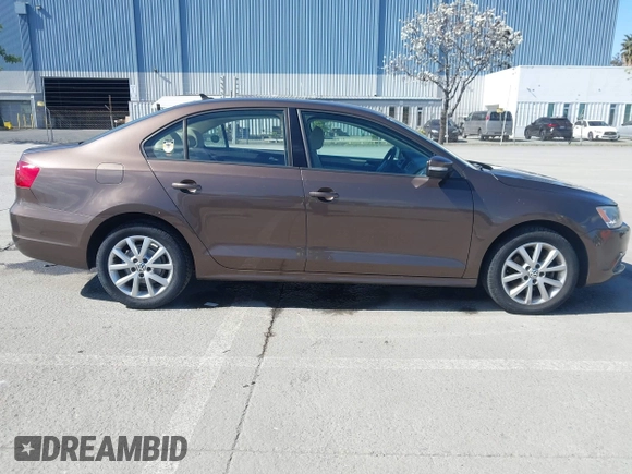 2011 Volkswagen Jetta Sedan SE w/Convenience & Sunroof PZEV with VIN 3VWDZ7AJ8BM388647, listed as a IAAI auction lot 41924260 with 156,583 mi miles. Bid and sale history available at carsss.com. Image 13.