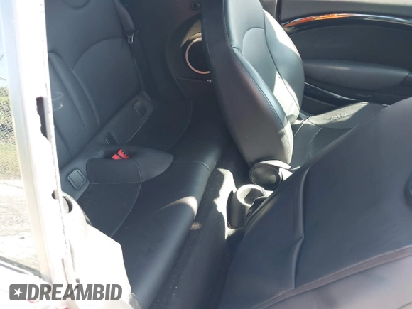 2014 MINI Convertible S с VIN WMWZP3C50ET298497, выставлен на аукционе IAAI как лот 42345812 с пробегом 119 921 миль миль и . История ставок и продаж доступна на DreamBid. Изображение 8.