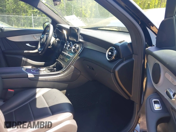 2019 Mercedes-Benz GLC 300 with VIN WDC0G4JB2KV126704, listed as a IAAI auction lot 42186764 with 63,070 mi miles and . Bid and sale history available at DreamBid. Image 5.